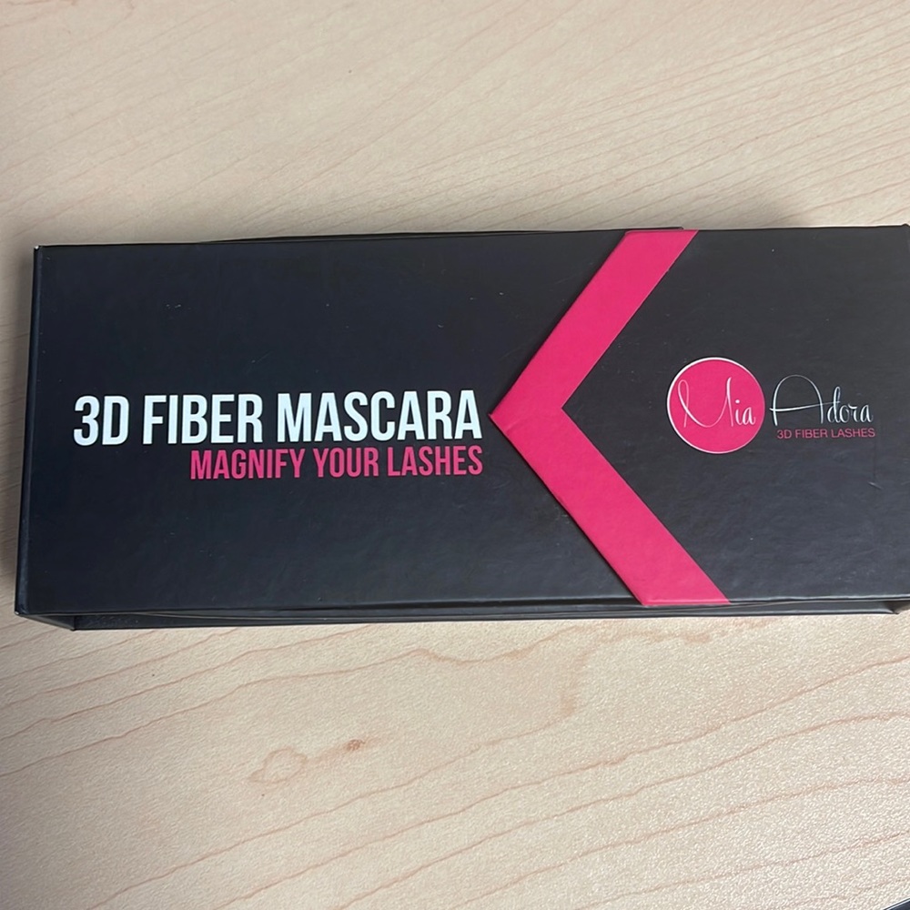 MIA ADORA 3D Fiber Mascara